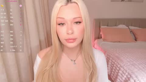 Snapshot of lana_mazy chatting on November 16, 3:56 am Lana online show from November 16, 3:56 am