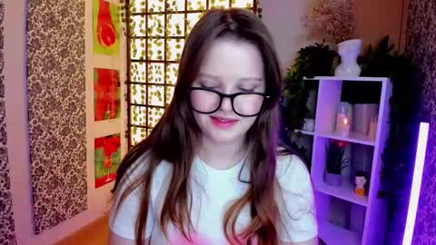 Snapshot of lana_moon__ chatting on December 3, 9:40 am Lana online show from December 3, 9:40 am