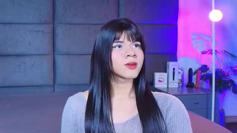 valentino moon online show from March 18, 11:30 pm