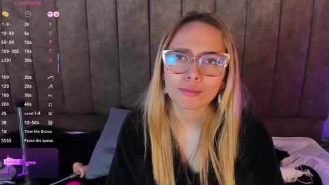 Lana online show from November 9, 3:43 pm