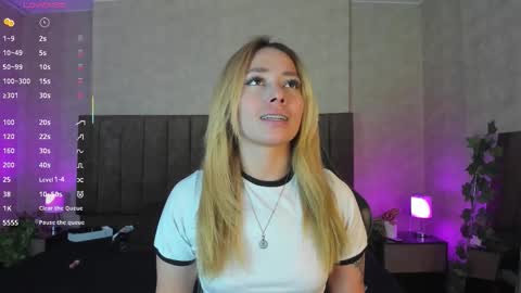 Lana online show from December 1, 3:55 am