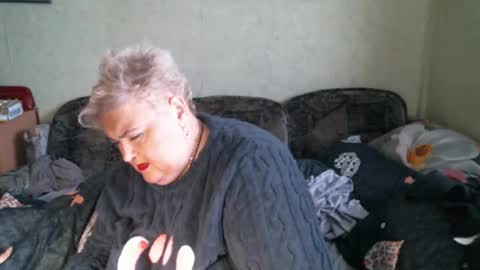 Snapshot of lanacat555 chatting on December 17, 12:22 pm lanacat555 online show from December 17, 12:22 pm