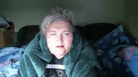 Snapshot of lanacat555 chatting on January 18, 12:25 am lanacat555 online show from January 18, 12:25 am