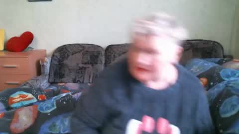 Snapshot of lanacat555 chatting on February 17, 12:56 pm lanacat555 online show from February 17, 12:56 pm