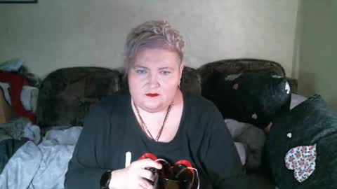 Snapshot of lanacat555 chatting on March 8, 2:15 am lanacat555 online show from March 8, 2:15 am