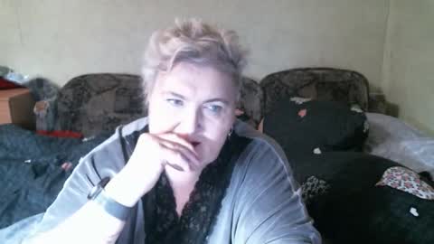 Snapshot of lanacat555 chatting on March 21, 12:15 am lanacat555 online show from March 21, 12:15 am