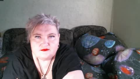 Snapshot of lanacat555 chatting on April 11, 3:00 am lanacat555 online show from April 11, 3:00 am