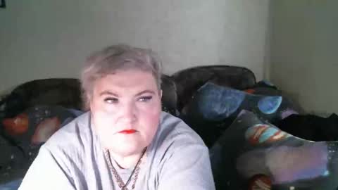 Snapshot of lanacat555 chatting on April 15, 2:18 am lanacat555 online show from April 15, 2:18 am