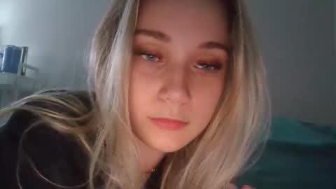 lanademira online show from January 9, 5:10 am