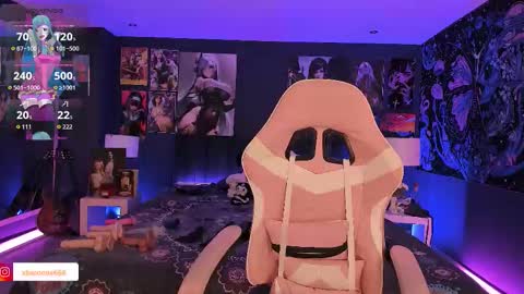 L A N A  online show from November 8, 3:34 pm