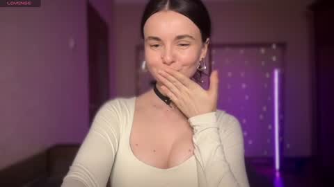 Snapshot of lanaloulou chatting on July 7, 9:08 pm Lana online show from July 7, 9:08 pm