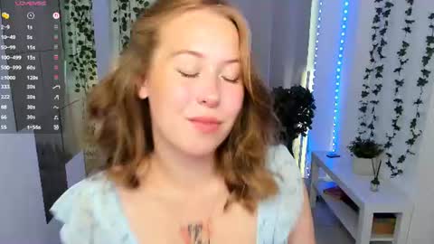 Lana online show from August 8, 9:39 pm