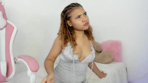 Snapshot of lanarouse1 chatting on January 31, 1:54 am Lana online show from January 31, 1:54 am