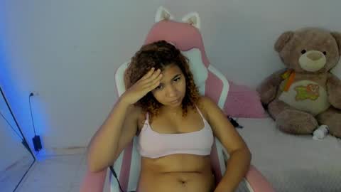 Snapshot of lanarouse1 chatting on February 14, 2:50 am Lana online show from February 14, 2:50 am