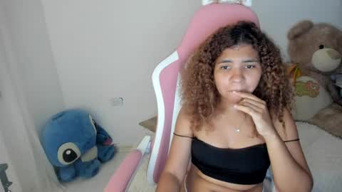 Snapshot of lanarouse1 chatting on March 10, 5:22 am Lana online show from March 10, 5:22 am