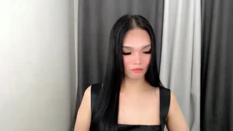 lanawyatt_ online show from November 7, 6:19 pm