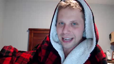 Snapshot of lancehardin chatting on February 17, 12:32 am Lance online show from February 17, 12:32 am