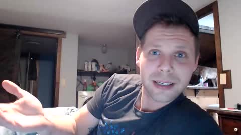 Snapshot of lancehardin chatting on February 27, 12:43 am Lance online show from February 27, 12:43 am