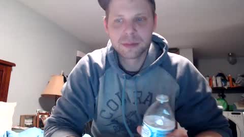 Snapshot of lancehardin chatting on March 12, 11:44 pm Lance online show from March 12, 11:44 pm