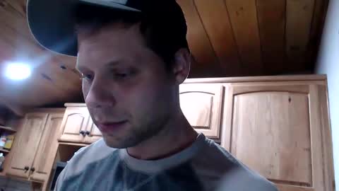 Snapshot of lancehardin chatting on November 24, 12:32 am Lance online show from November 24, 12:32 am