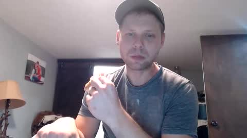 Snapshot of lancehardin chatting on December 18, 12:38 am Lance online show from December 18, 12:38 am