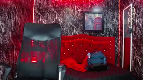 Snapshot of lancelot_benwick chatting on February 8, 1:32 am Lancelot Benwick online show from February 8, 1:32 am