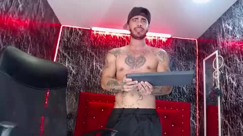 Snapshot of lancelot_benwick chatting on February 18, 1:21 am Lancelot Benwick online show from February 18, 1:21 am