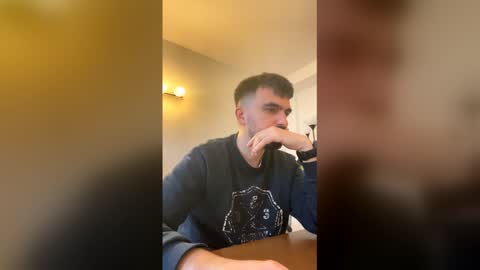 Snapshot of lander920612 chatting on February 16, 9:49 am lander920612 online show from February 16, 9:49 am