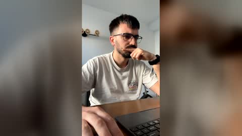 Snapshot of lander920612 chatting on February 26, 3:44 pm lander920612 online show from February 26, 3:44 pm