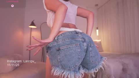 Snapshot of lanie__ chatting on November 11, 11:16 pm Lan online show from November 11, 11:16 pm