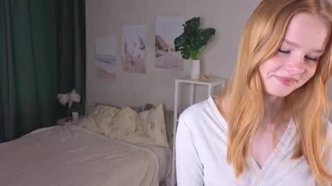 Snapshot of laniehohenberger chatting on May 27, 1:57 am Hello everyone Im Gena online show from May 27, 1:57 am