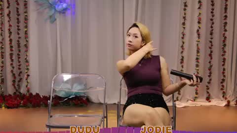 lankwaifong_cindy online show from April 9, 6:19 am