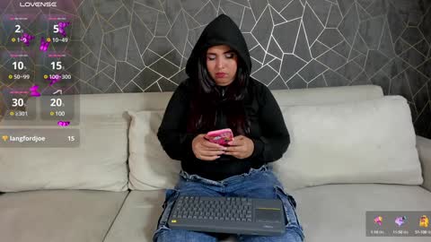          online show from December 28, 3:26 pm