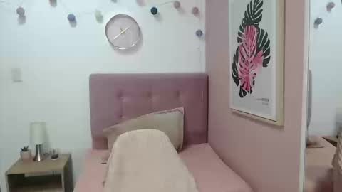 Lanna online show from March 25, 1:17 pm