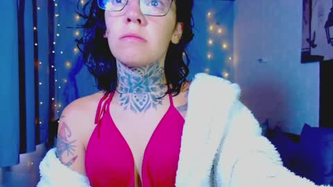 LANNIE   online show from April 9, 12:32 pm