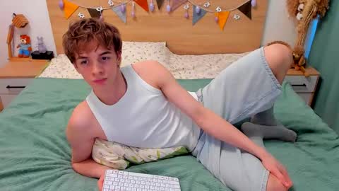 Snapshot of lanny_fandi chatting on February 18, 1:18 pm Fandi online show from February 18, 1:18 pm