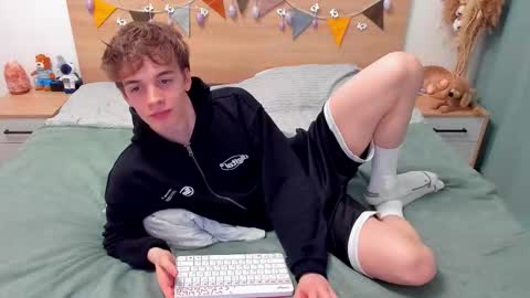 Fandi online show from March 11, 3:29 pm