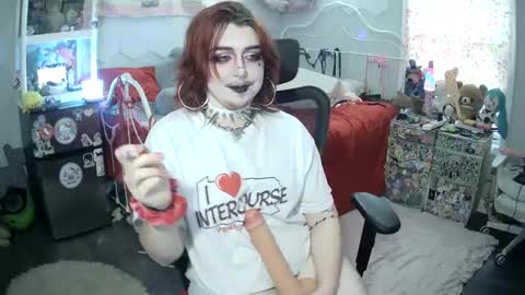 Snapshot of lapdoghellhound chatting on September 29, 9:30 pm FtMhellhound online show from September 29, 9:30 pm