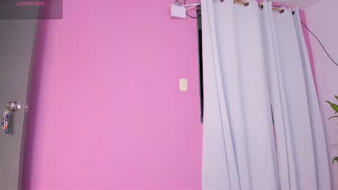 lapeligrosa_ online show from December 13, 12:06 pm