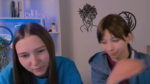 Snapshot of lara_bamby chatting on February 18, 6:31 am lara_bamby online show from February 18, 6:31 am