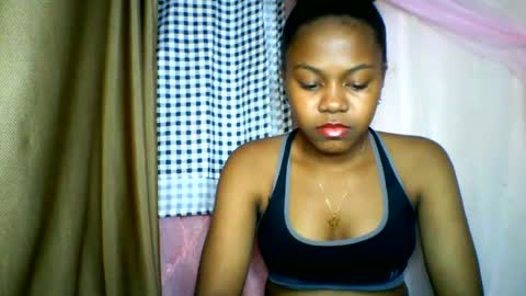 Snapshot of lara_belle chatting on June 19, 10:41 am lara_belle online show from June 19, 10:41 am