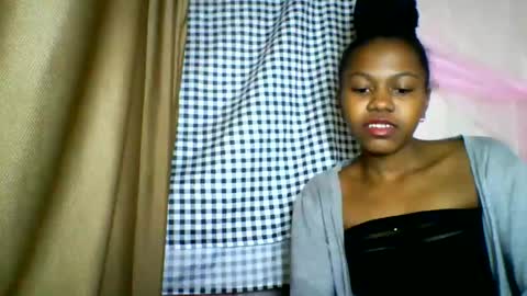 Snapshot of lara_belle chatting on June 25, 5:12 am lara_belle online show from June 25, 5:12 am