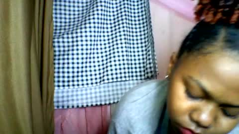 Snapshot of lara_belle chatting on June 29, 11:16 pm lara_belle online show from June 29, 11:16 pm