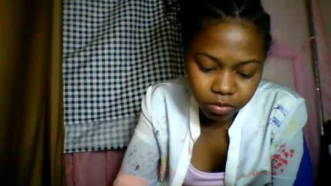 Snapshot of lara_belle chatting on July 7, 8:13 pm lara_belle online show from July 7, 8:13 pm