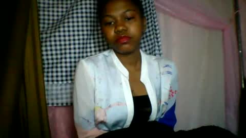 Snapshot of lara_belle chatting on July 12, 4:25 am lara_belle online show from July 12, 4:25 am