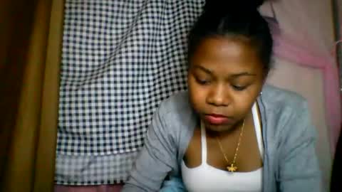 Snapshot of lara_belle chatting on July 17, 1:07 pm lara_belle online show from July 17, 1:07 pm
