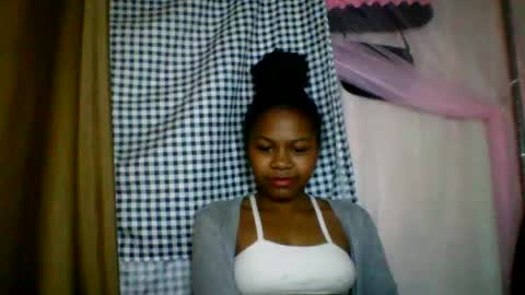 Snapshot of lara_belle chatting on July 18, 1:54 am lara_belle online show from July 18, 1:54 am