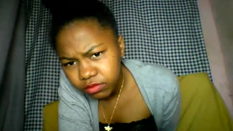 Snapshot of lara_belle chatting on July 20, 4:27 am lara_belle online show from July 20, 4:27 am