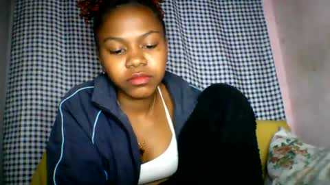 Snapshot of lara_belle chatting on July 26, 2:09 am lara_belle online show from July 26, 2:09 am
