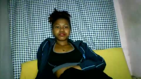 Snapshot of lara_belle chatting on July 28, 7:39 pm lara_belle online show from July 28, 7:39 pm